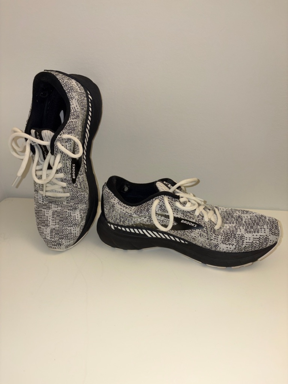 Brooks Adrenaline 21 White and Black Knit Running Sneakers